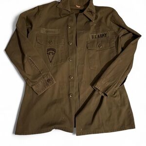 Authentic U.S. Army issue men’s utility shirt (OG-107) from the early 1970s